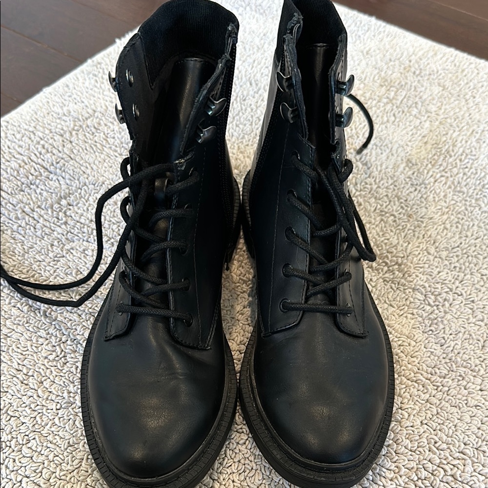 REACTION KENNETH COLE Ladies Black Boots